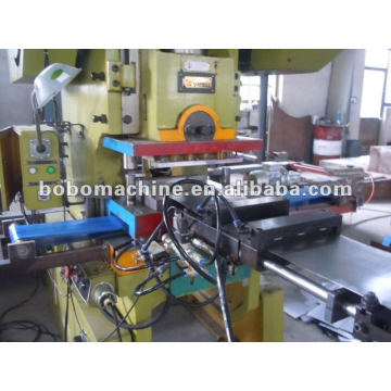 Punching die for automatic production line